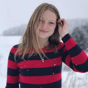 Meet your Posher, Lorie